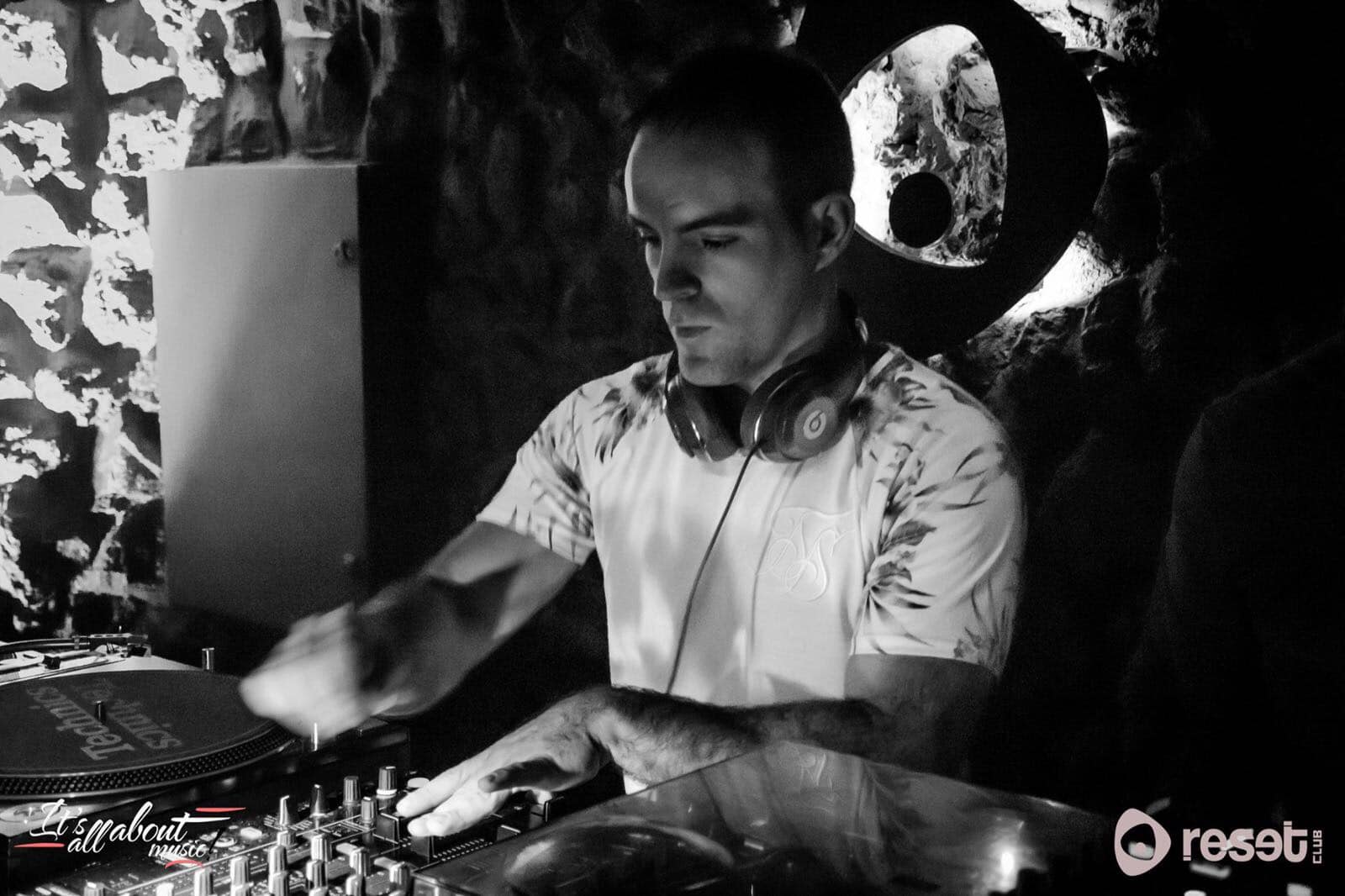DJ Francho cabina